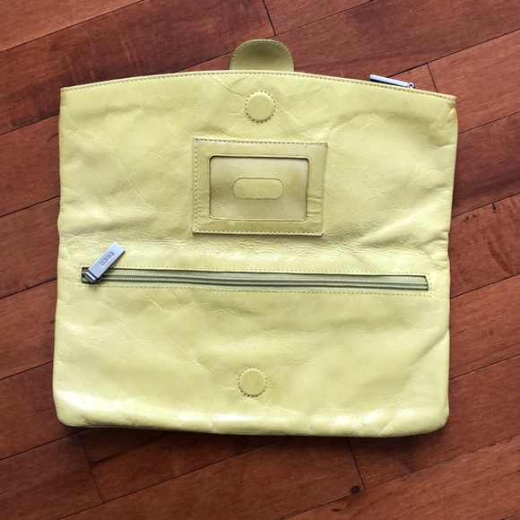 Lime green HOBO magnetic leather clutch - Picture 2 of 7